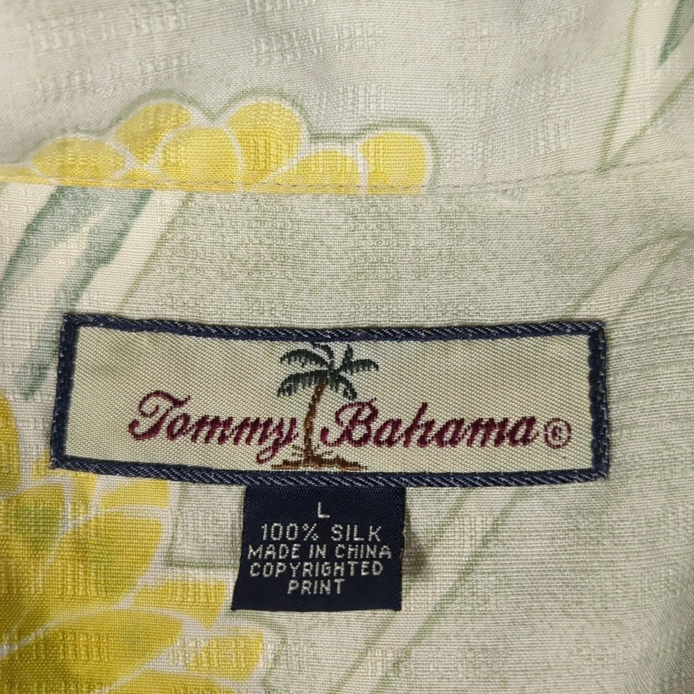Tommy Bahama 100% Silk Camp Shirt Tropical Floral‎ Pattern Mens Shirt Large